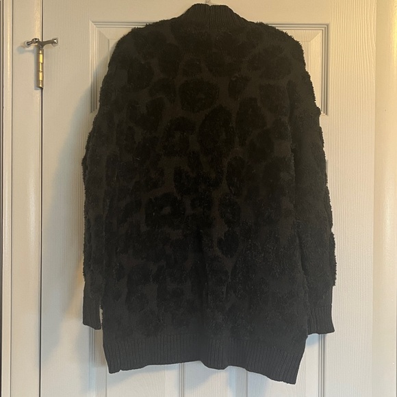 Fuzzy Pattern Cardigan - Picture 5 of 7